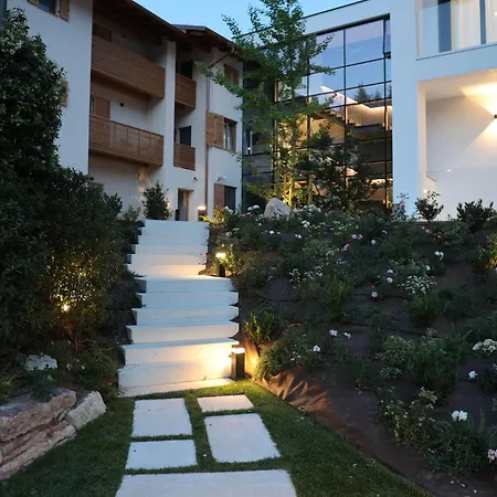 Aparthotel Midum Luxuryapartments Con Giardino *